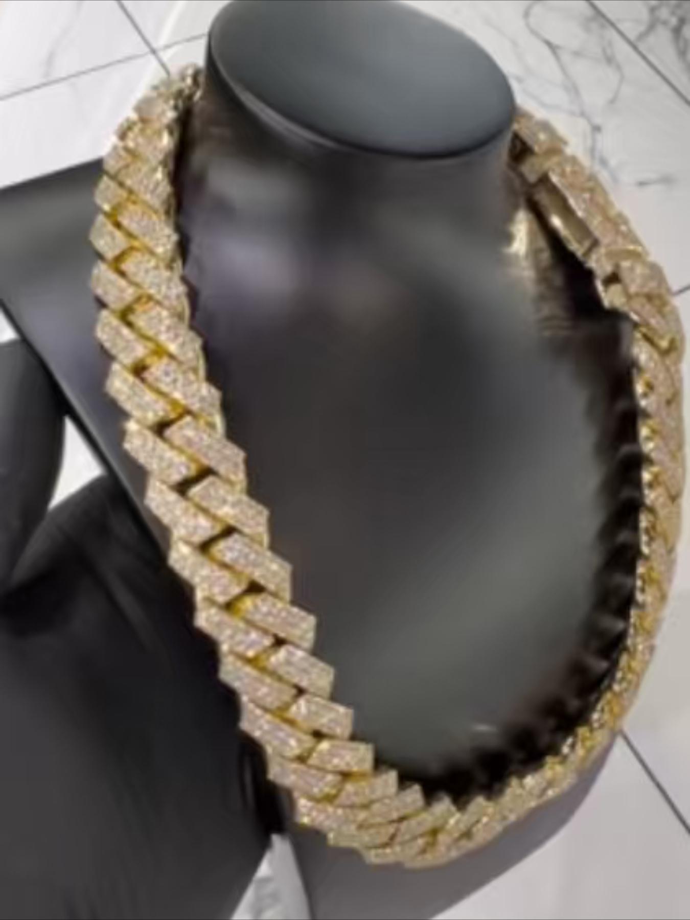Photography Lighting Position - Colar Cubano de Diamantes Brilhantes de
